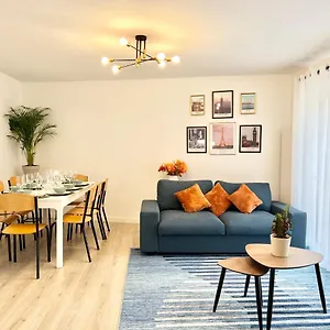  Hébergement de vacances House Climatisee & Parking A 15 Minutes De Paris